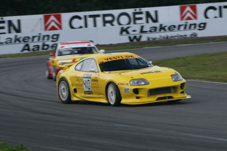 Peter Vesti i hans Toyota Supra Turbo 3,0 med den vildeste vilde turbo.
(Foto: Gripping Media)